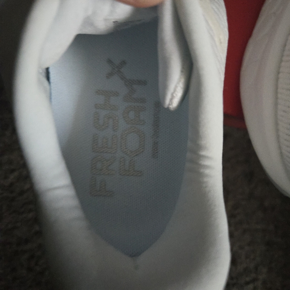 New Balance Women size 11 Fresh Foam Kaiha Rd White and Grey New 012025 - Picture 5 of 8